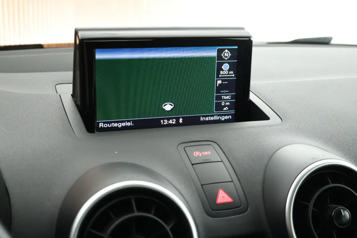 1.0 TFSI 95pk Cruise Control Parkeersensoren Navigatie