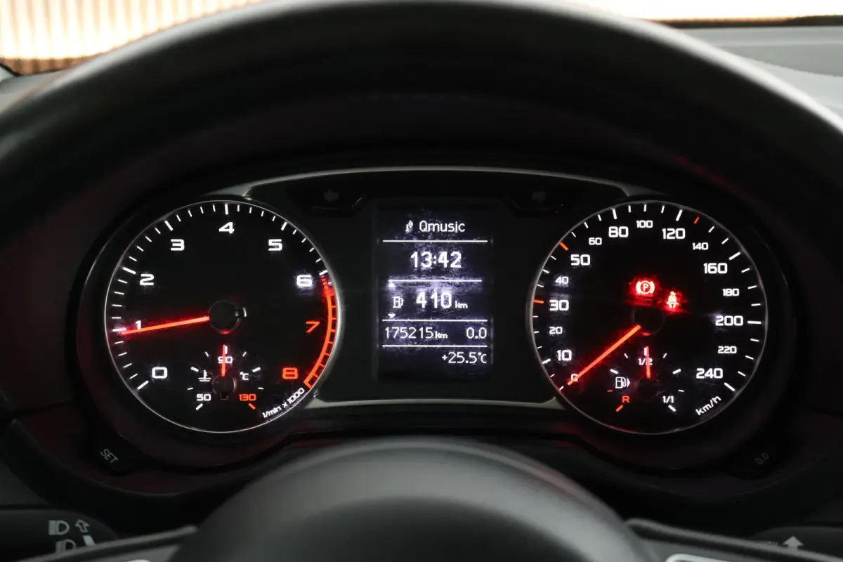1.0 TFSI 95pk Cruise Control Parkeersensoren Navigatie