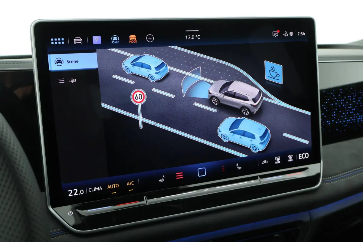1.5 272pk eHybrid R-Line Business Black Style 360Camera Head-Up Keyless Massage Carplay