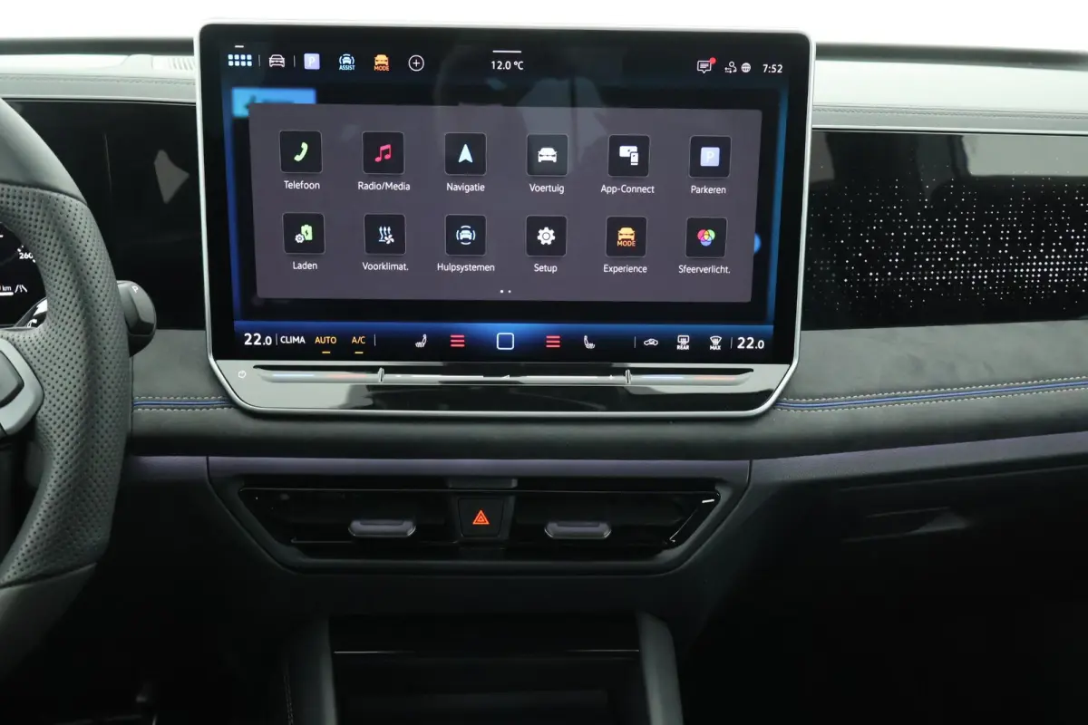 1.5 272pk eHybrid R-Line Business Black Style 360Camera Head-Up Keyless Massage Carplay