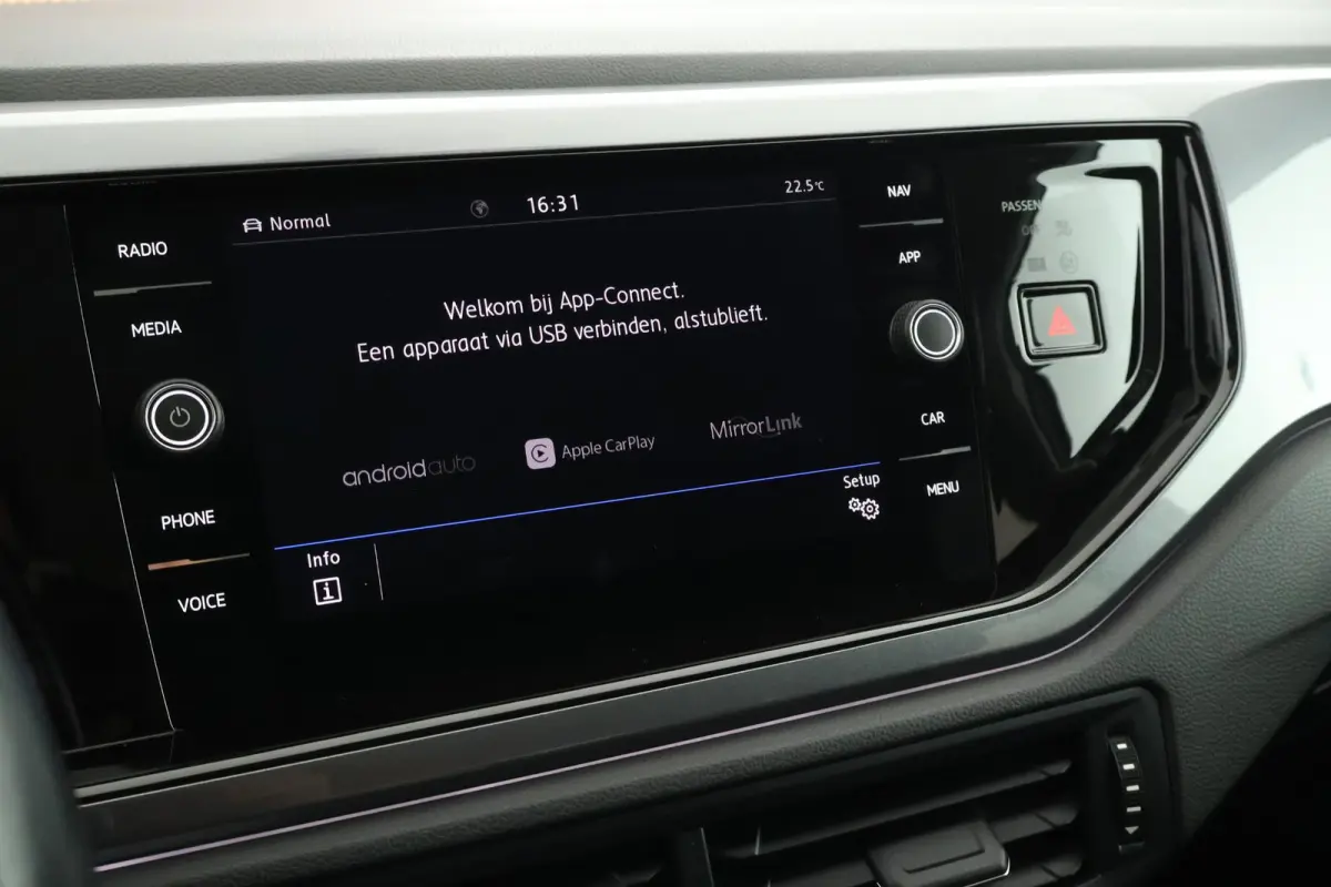 1.0 TSI 95pk DSG R-Line Highline Camera Parkeersensor Climate Control Adaptive Cruise