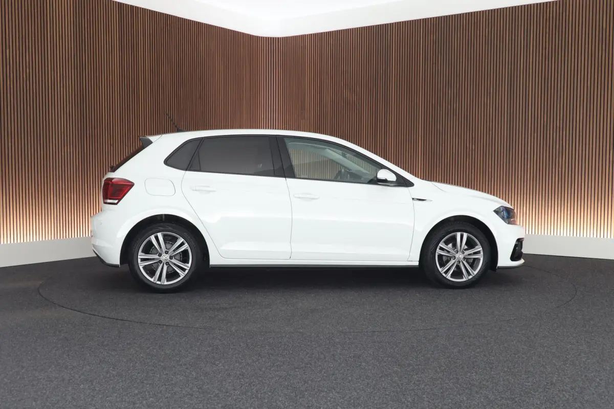 1.0 TSI 95pk DSG R-Line Highline Camera Parkeersensor Climate Control Adaptive Cruise