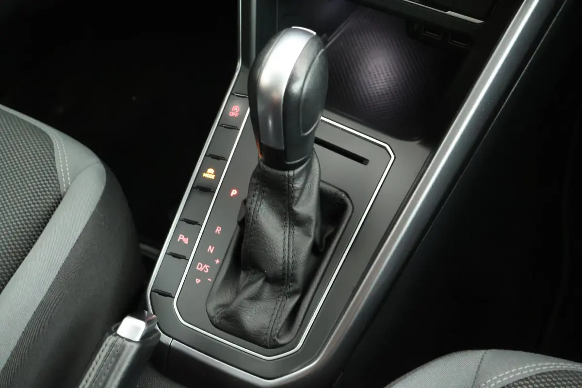 1.0 TSI 95pk DSG R-Line Highline Camera Parkeersensor Climate Control Adaptive Cruise