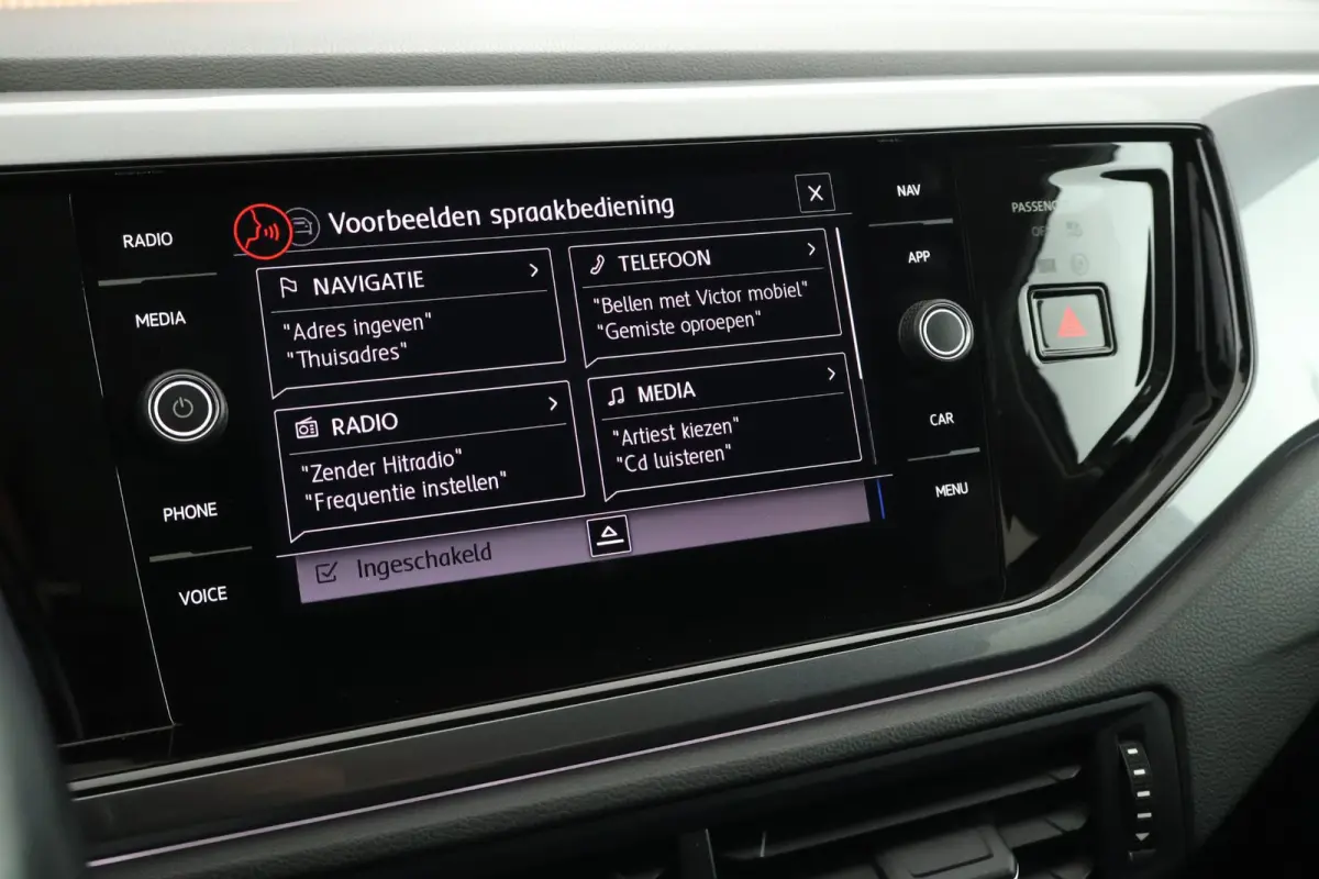 1.0 TSI 95pk DSG R-Line Highline Camera Parkeersensor Climate Control Adaptive Cruise