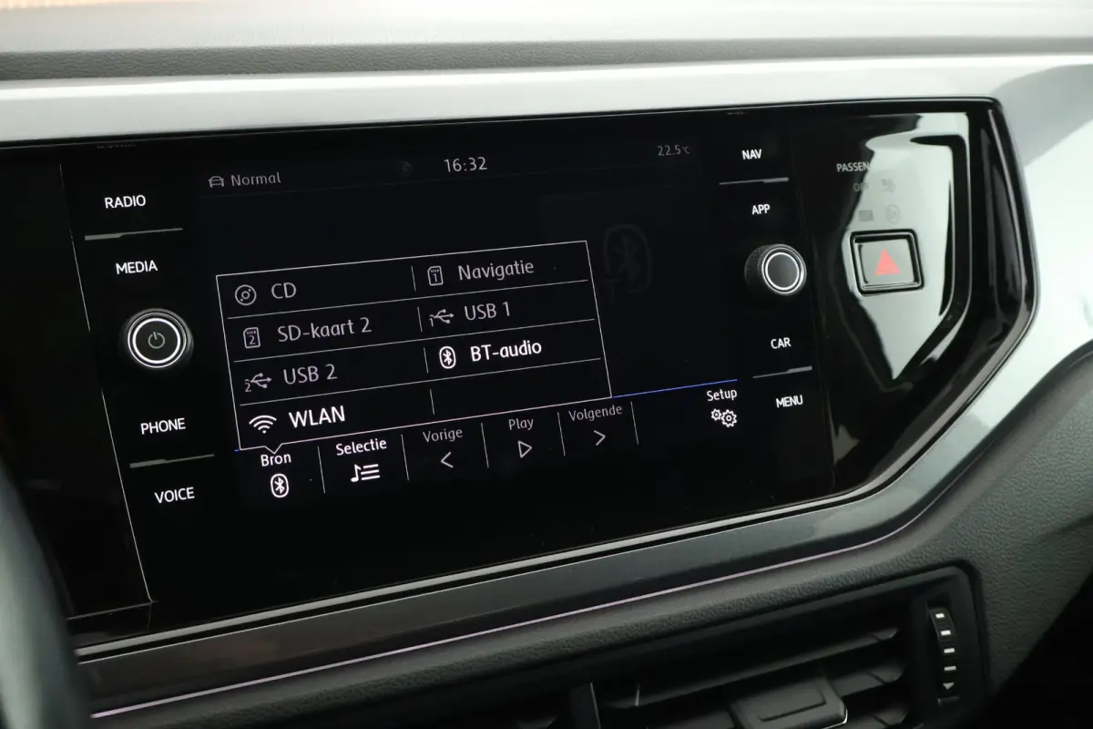 1.0 TSI 95pk DSG R-Line Highline Camera Parkeersensor Climate Control Adaptive Cruise