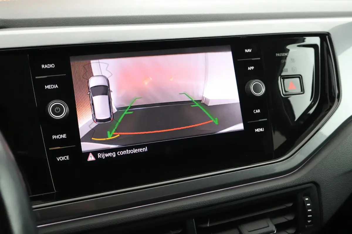 1.0 TSI 95pk DSG R-Line Highline Camera Parkeersensor Climate Control Adaptive Cruise