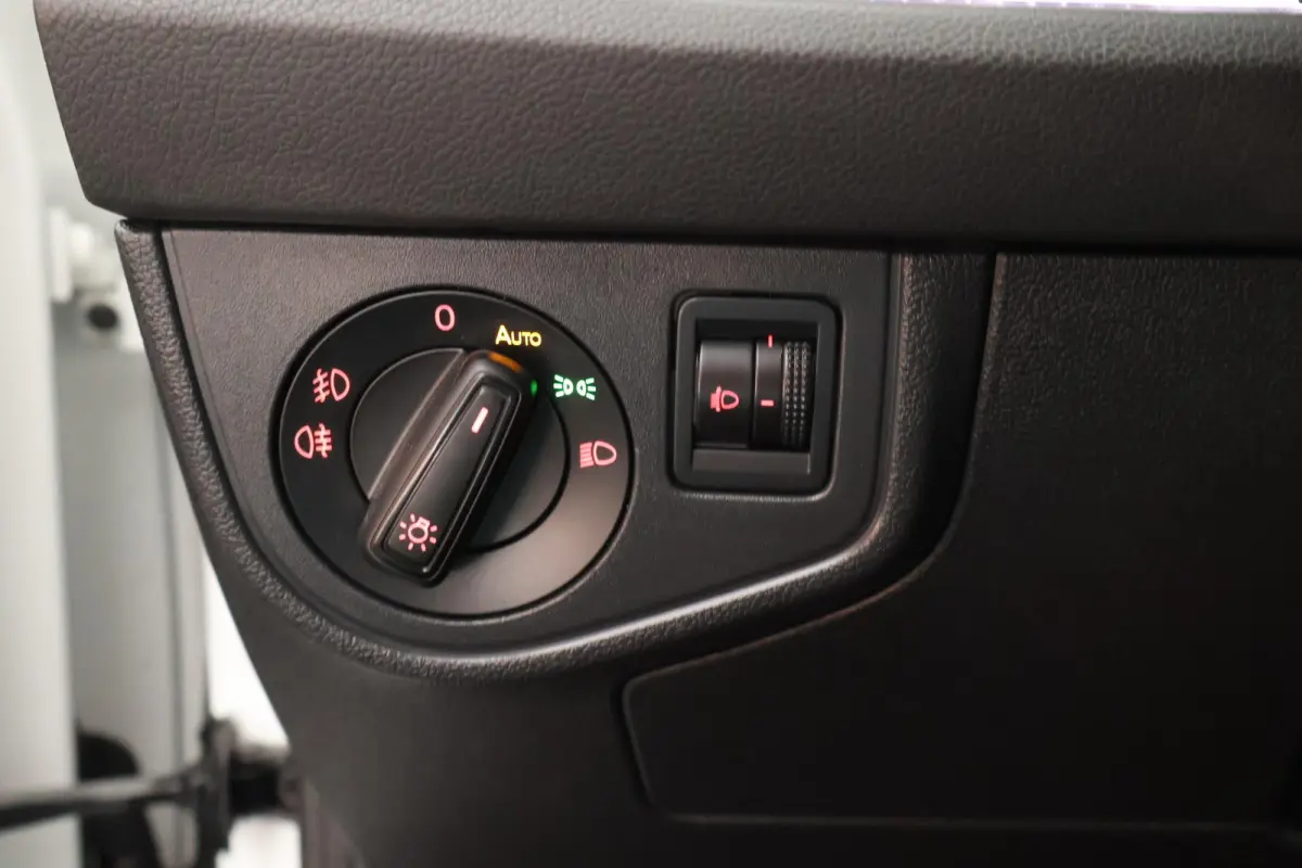 1.0 TSI 95pk DSG R-Line Highline Camera Parkeersensor Climate Control Adaptive Cruise