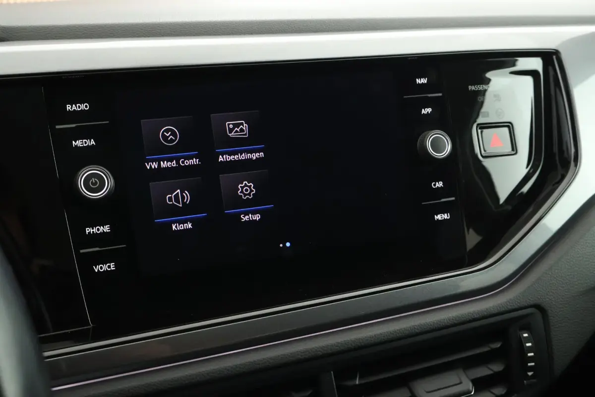 1.0 TSI 95pk DSG R-Line Highline Camera Parkeersensor Climate Control Adaptive Cruise