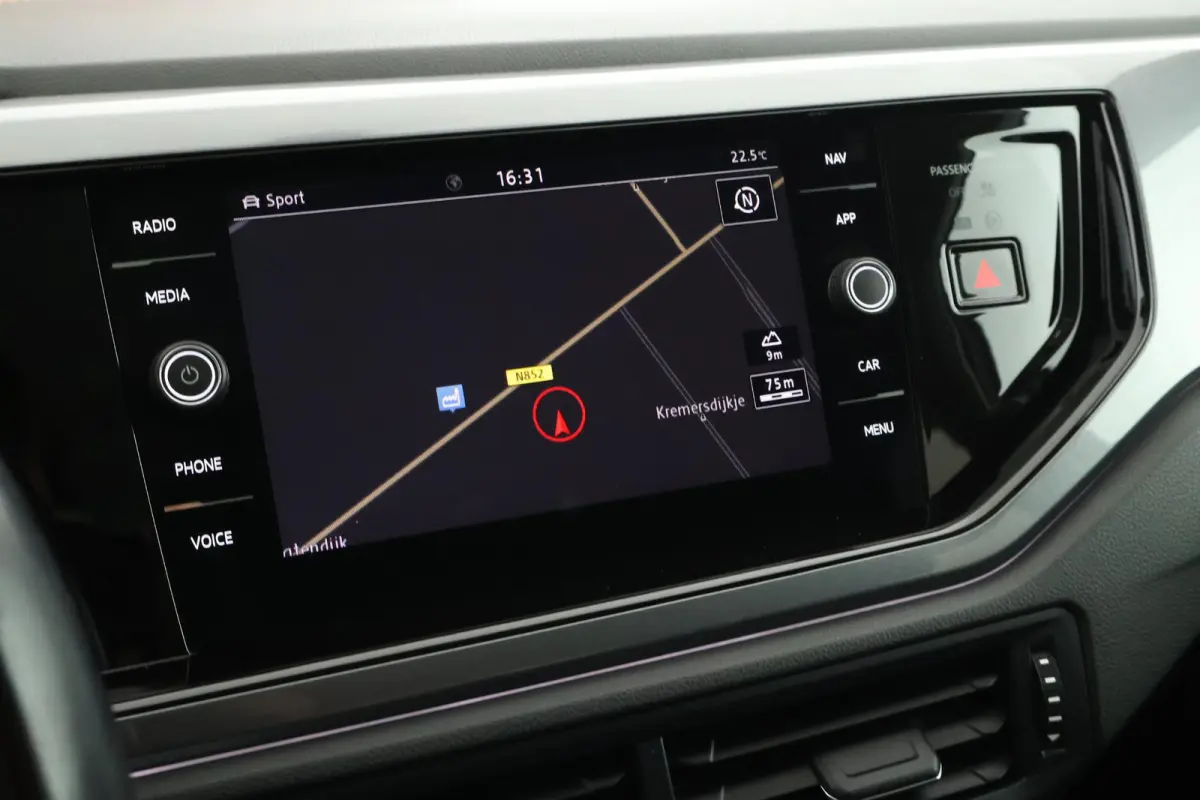 1.0 TSI 95pk DSG R-Line Highline Camera Parkeersensor Climate Control Adaptive Cruise