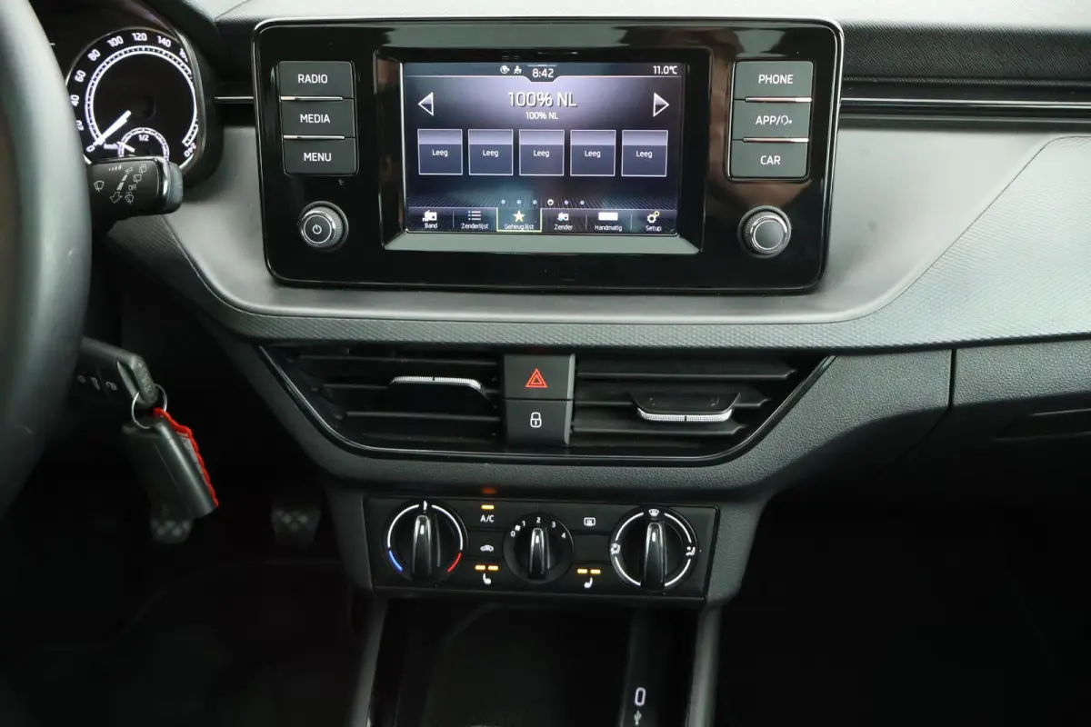 1.0 TSI 110pk H6 Sport Business Panoramadak Camera Stoelverwarming LED Carplay