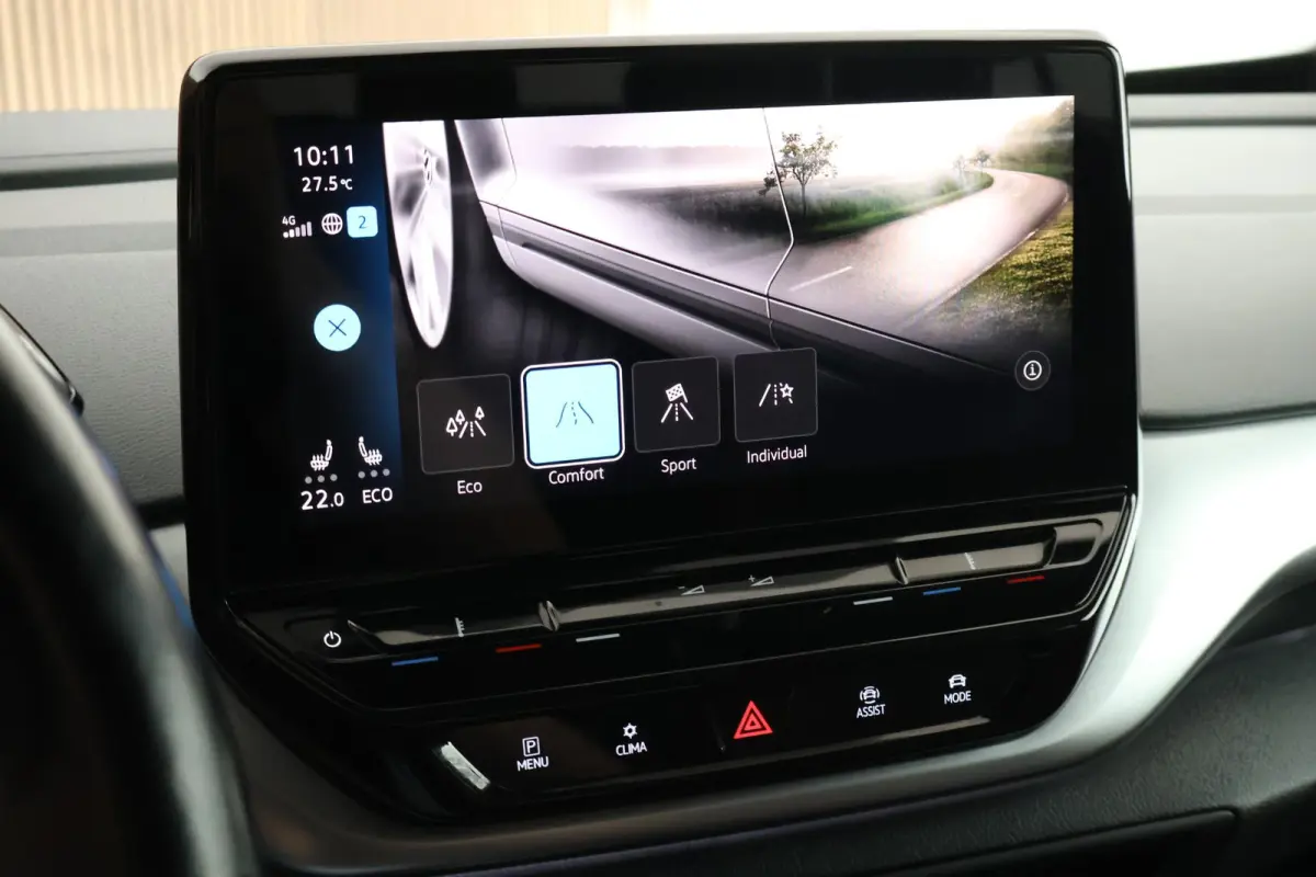 First 77 kWh SOH 90% Trekhaak Stoelverwarming Camera Navigatie