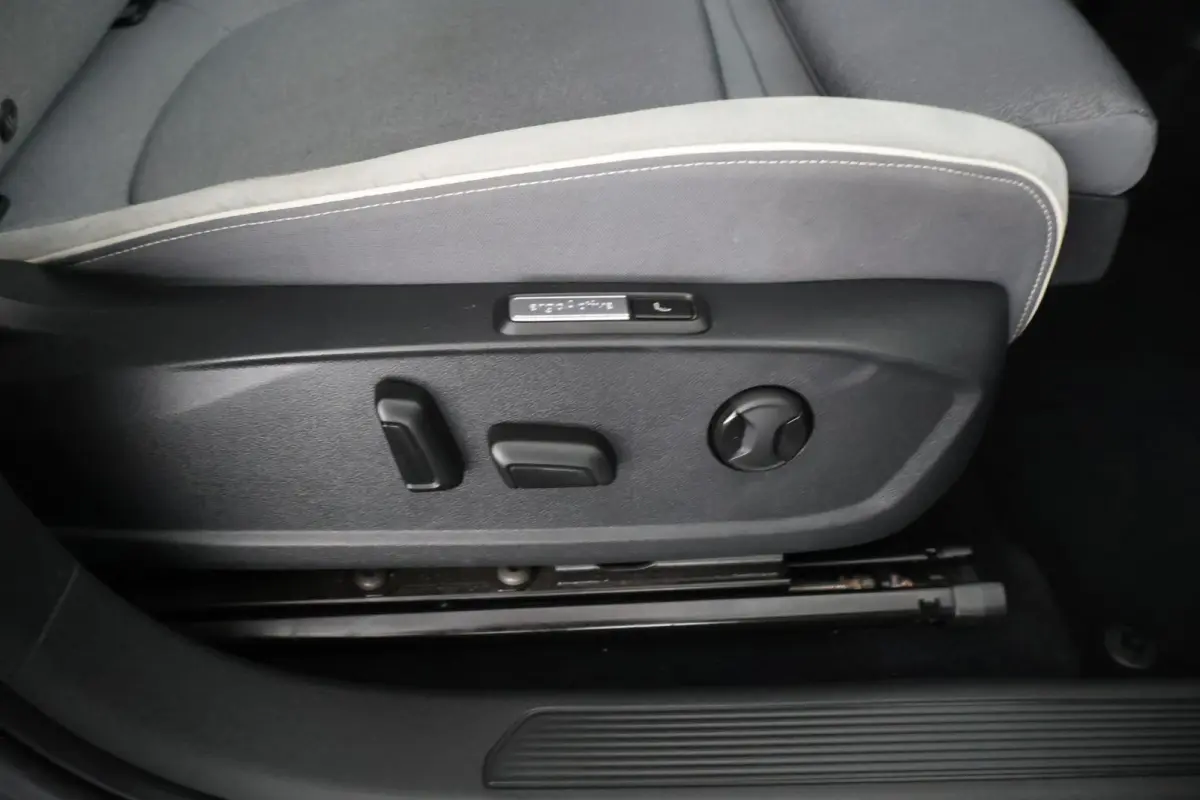 First Max 58 kWh 204pk SOH 89% HUD Panoramadak Camera Matrix LED Navigatie Stoelverwarming Memory Stoelen