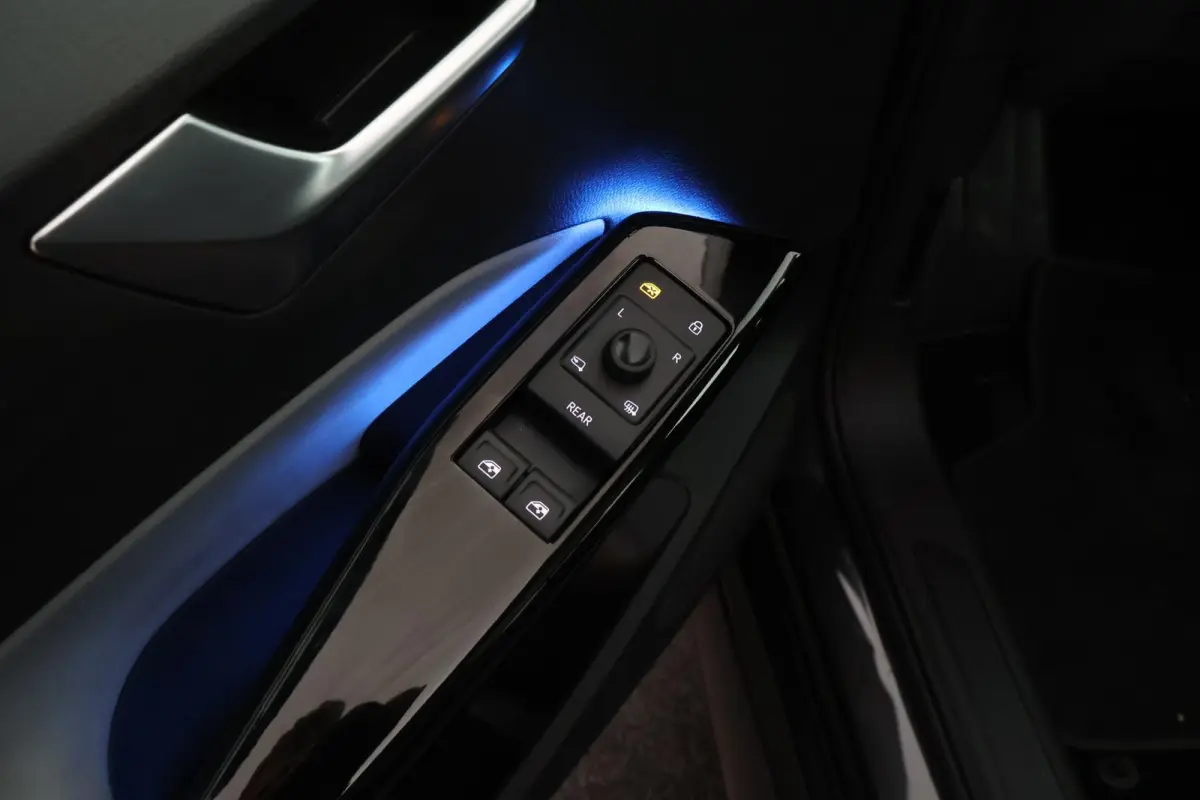 First Max 58 kWh 204pk SOH 89% HUD Panoramadak Camera Matrix LED Navigatie Stoelverwarming Memory Stoelen