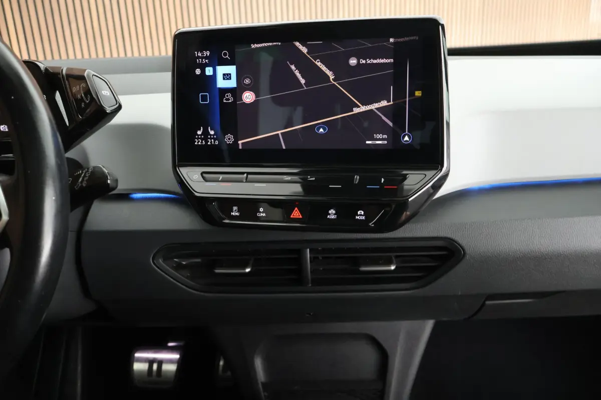 First Max 58 kWh 204pk SOH 89% HUD Panoramadak Camera Matrix LED Navigatie Stoelverwarming Memory Stoelen
