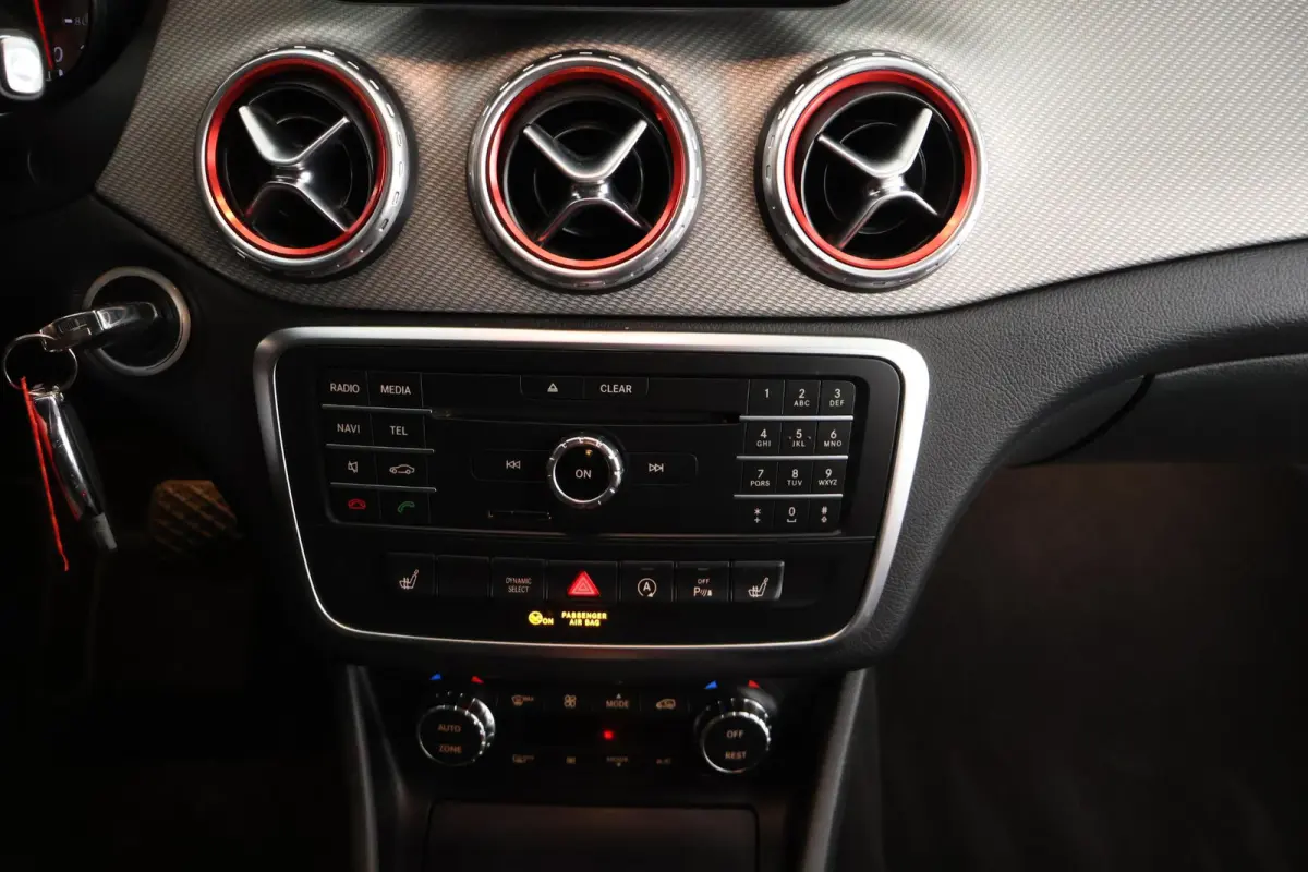 200 156pk Prestige Automaat LED Climate Control Stoelverwarming Navigatie