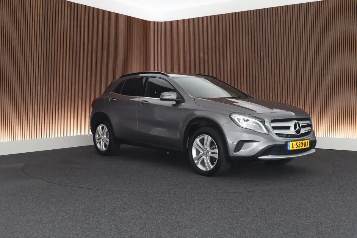 200 156pk Prestige Automaat LED Climate Control Stoelverwarming Navigatie