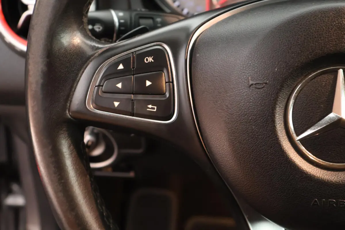200 156pk Prestige Automaat LED Climate Control Stoelverwarming Navigatie