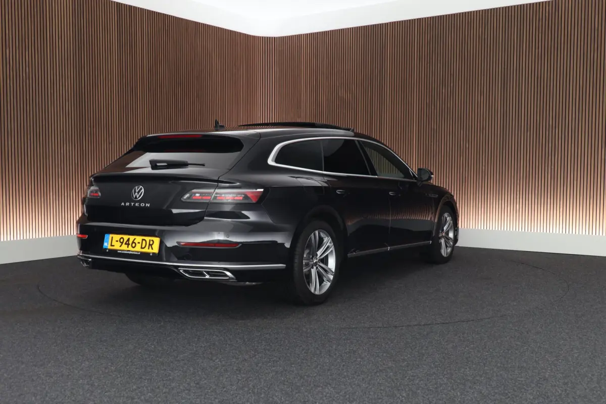 2.0 TSI 190pk DSG R-Line Business+ Keyless Panoramadak DCC Camera Stoelverwarming Virtual Cockpit Navigatie