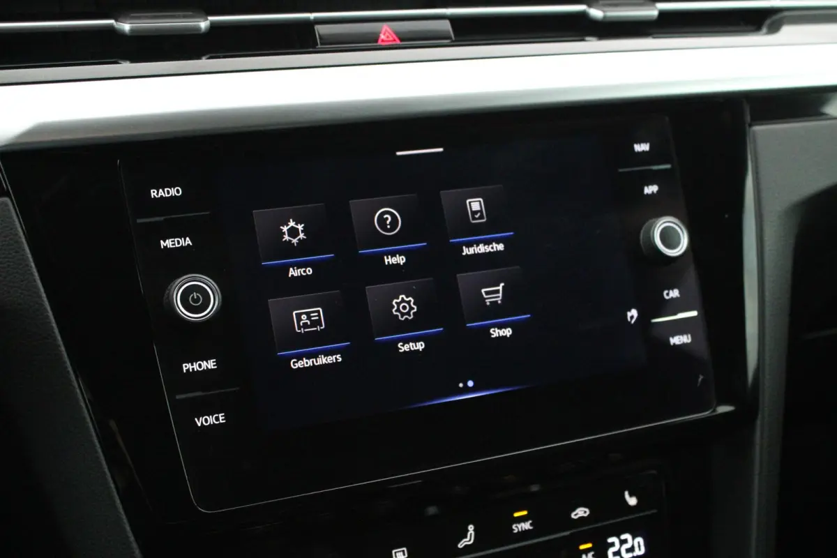 2.0 TSI 190pk DSG R-Line Business+ Keyless Panoramadak DCC Camera Stoelverwarming Virtual Cockpit Navigatie
