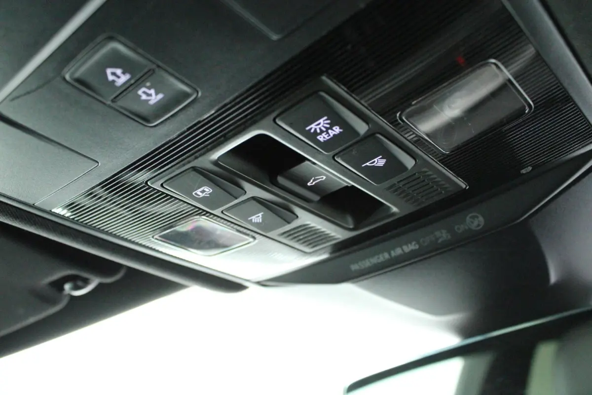 2.0 TSI 190pk DSG R-Line Business+ Keyless Panoramadak DCC Camera Stoelverwarming Virtual Cockpit Navigatie