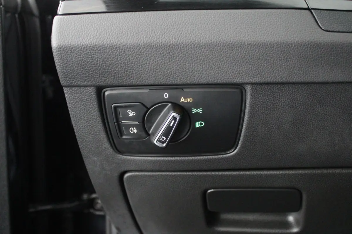 2.0 TSI 190pk DSG R-Line Business+ Keyless Panoramadak DCC Camera Stoelverwarming Virtual Cockpit Navigatie