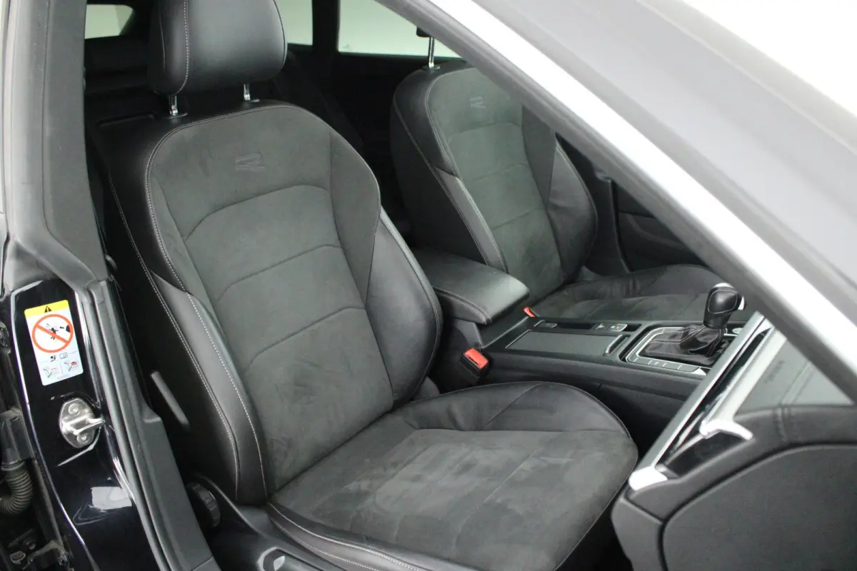 2.0 TSI 190pk DSG R-Line Business+ Keyless Panoramadak DCC Camera Stoelverwarming Virtual Cockpit Navigatie