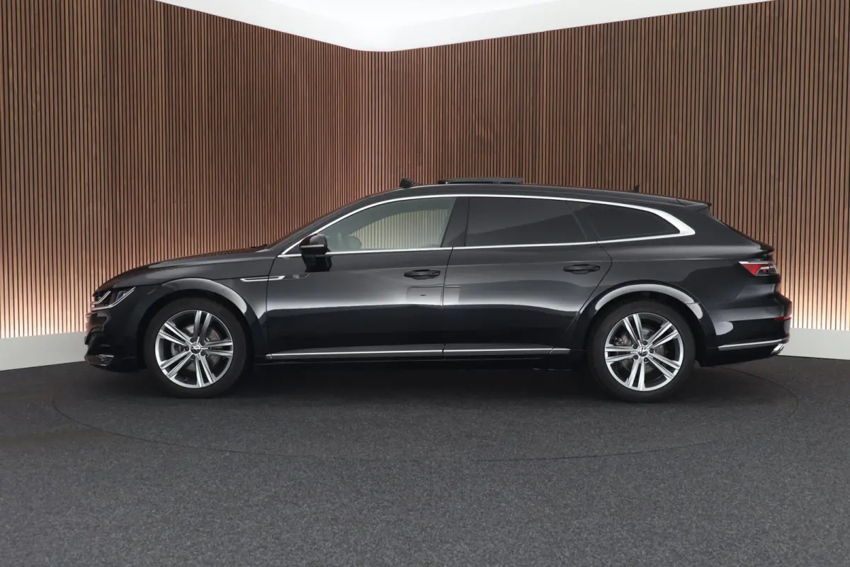 2.0 TSI 190pk DSG R-Line Business+ Keyless Panoramadak DCC Camera Stoelverwarming Virtual Cockpit Navigatie