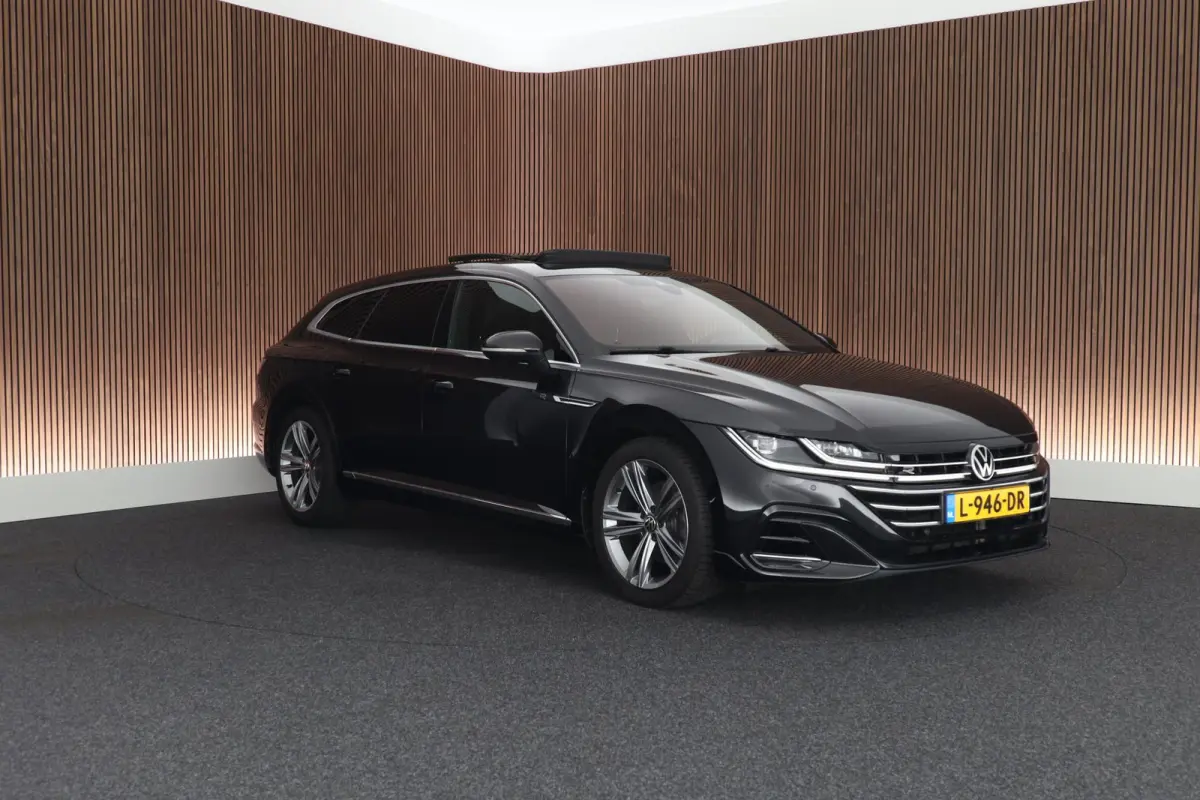 2.0 TSI 190pk DSG R-Line Business+ Keyless Panoramadak DCC Camera Stoelverwarming Virtual Cockpit Navigatie