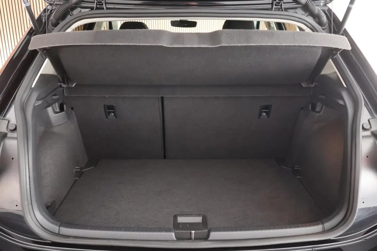 1.0 TSI 95pk Life Navigatie Parkeersensoren ACC Lichtmetaal
