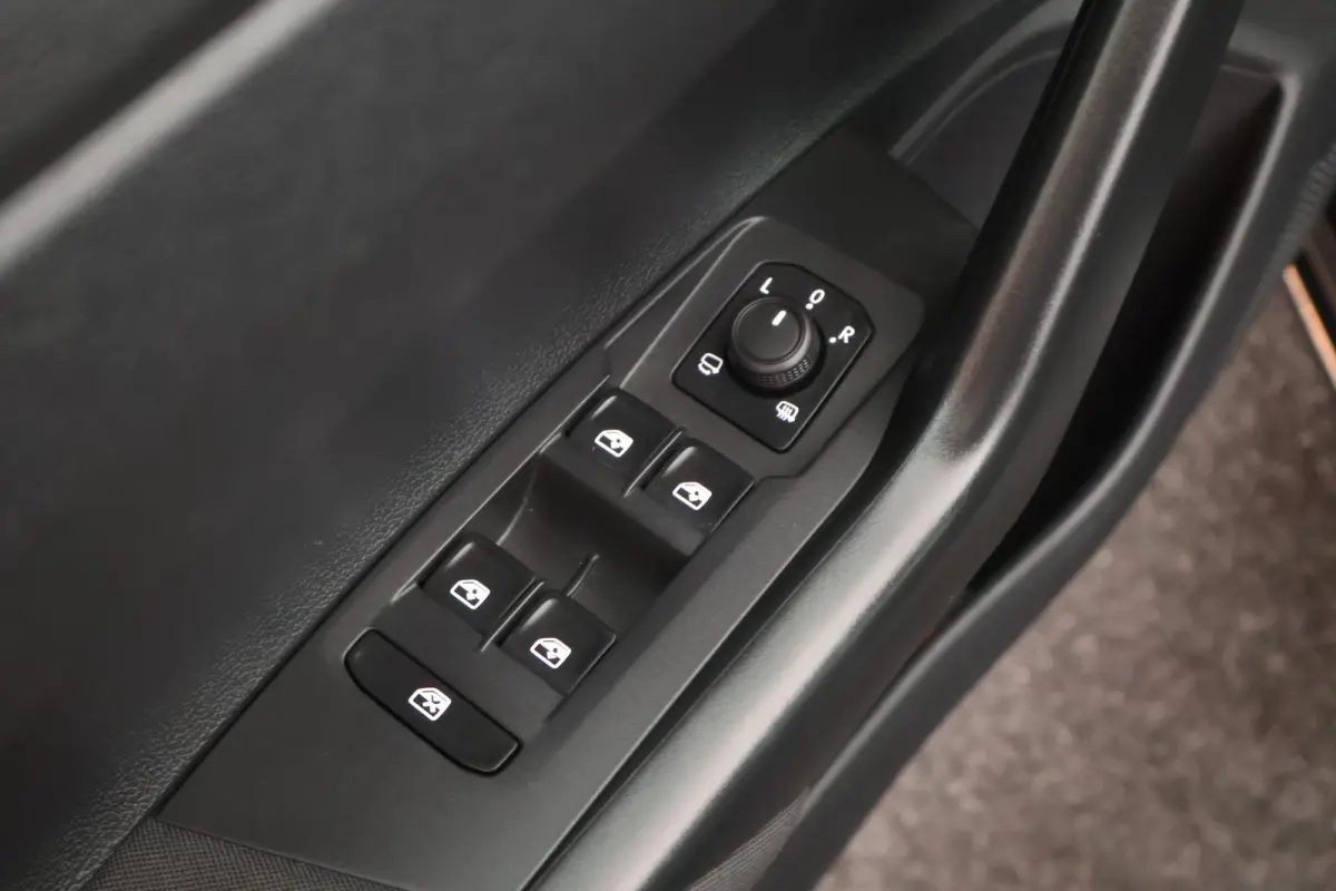 1.0 TSI 95pk Life Navigatie Parkeersensoren ACC Lichtmetaal
