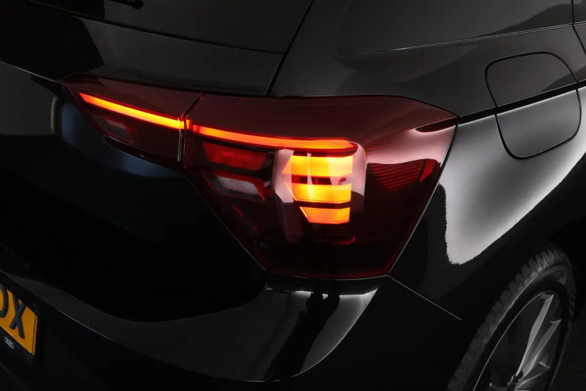 1.0 TSI 95pk Life Navigatie Parkeersensoren ACC Lichtmetaal