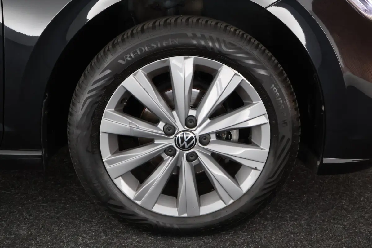1.0 TSI 95pk Life Navigatie Parkeersensoren ACC Lichtmetaal