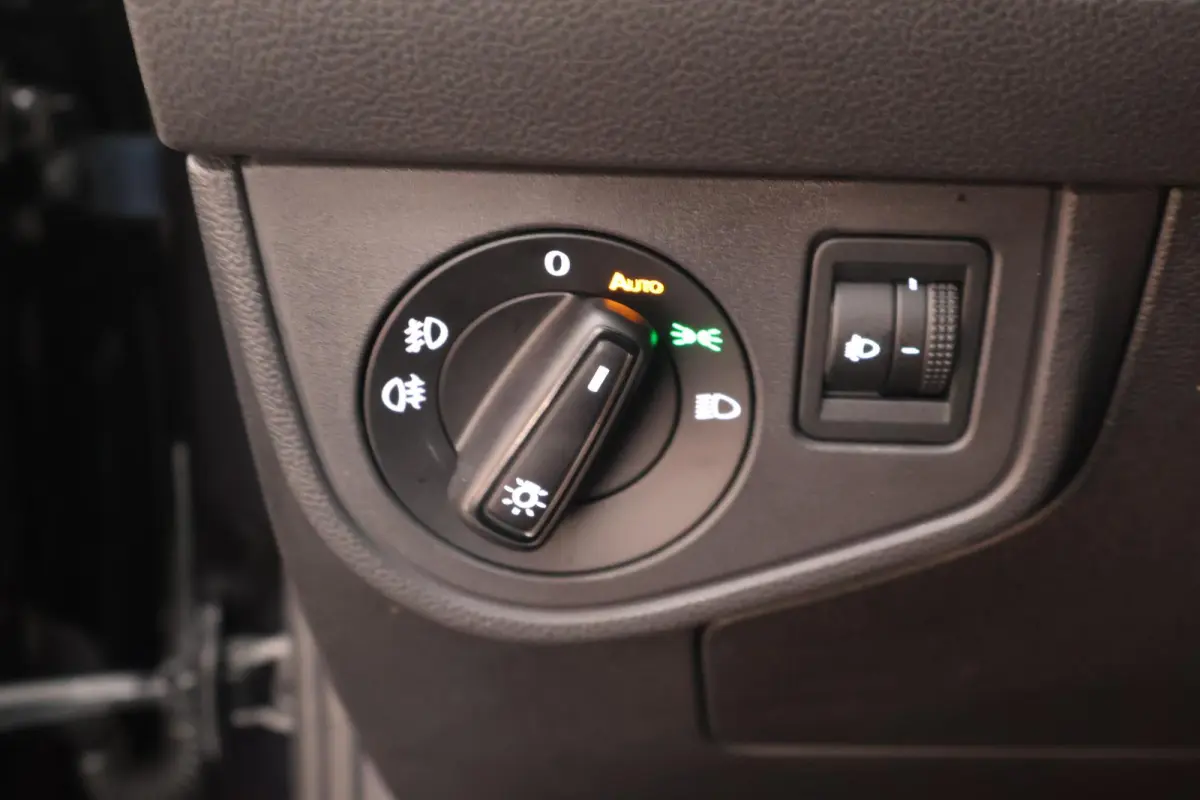 1.0 TSI 95pk Life Navigatie Parkeersensoren ACC Lichtmetaal