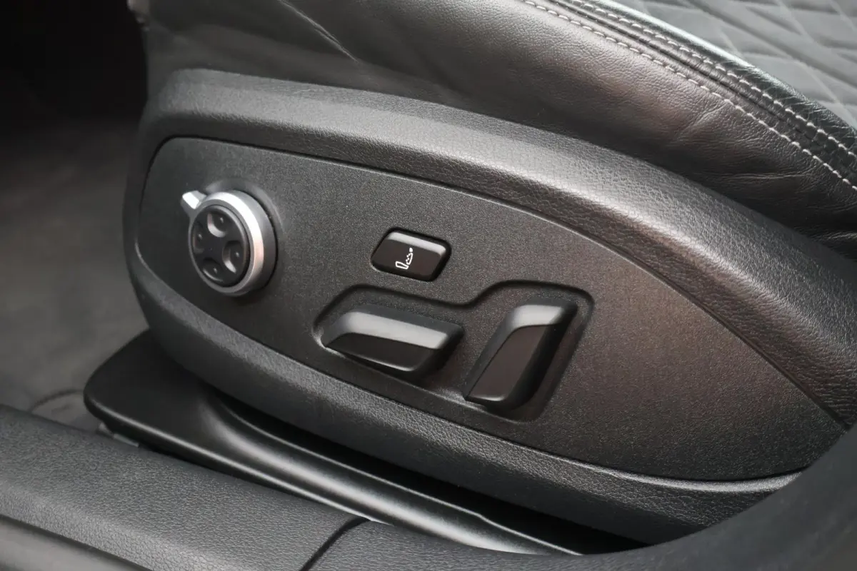 40 TFSI 204pk quattro S edition Camera Keyless Stoelverwarming Memory Massage ACC Navigatie 2x S-Line