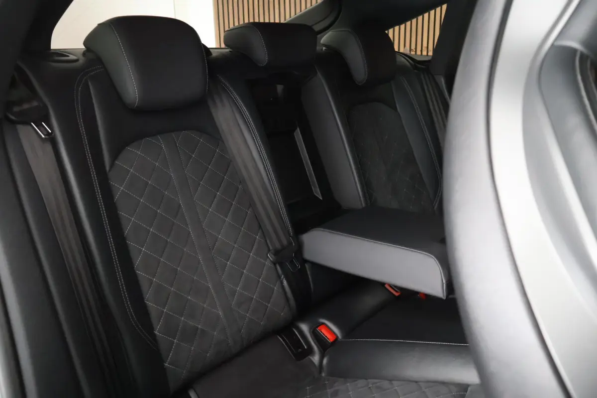 40 TFSI 204pk quattro S edition Camera Keyless Stoelverwarming Memory Massage ACC Navigatie 2x S-Line