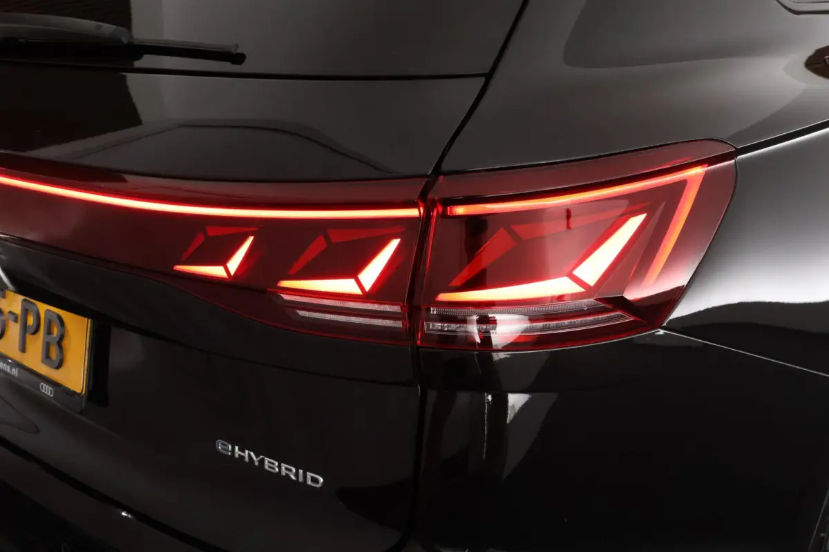 3.0 TSi 462pk eHybrid 4MOTION R Trekhaak Panoramadak Camera Leder Stoelverwarming Keyless Navigatie
