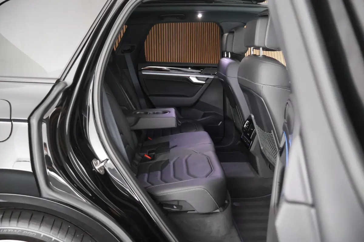 3.0 TSi 462pk eHybrid 4MOTION R Trekhaak Panoramadak Camera Leder Stoelverwarming Keyless Navigatie