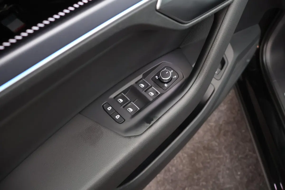 3.0 TSi 462pk eHybrid 4MOTION R Trekhaak Panoramadak Camera Leder Stoelverwarming Keyless Navigatie