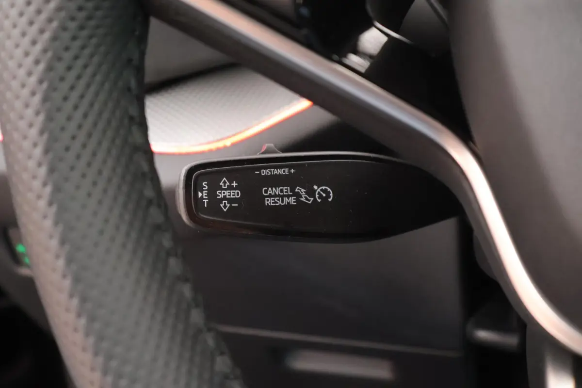 1.5 TSI 204pk PHEV Sportline Business Trekhaak Camera Canton LED Memory Stoelverwarming Panoramadak Navigatie