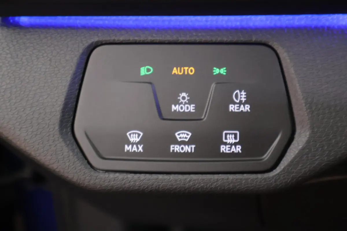 First 204pk 77 kWh SOH 91% Leder Stoelverwarming Camera Navigatie