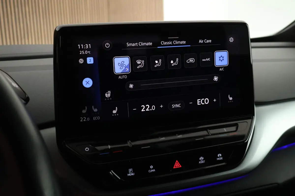 First 204pk 77 kWh SOH 91% Leder Stoelverwarming Camera Navigatie