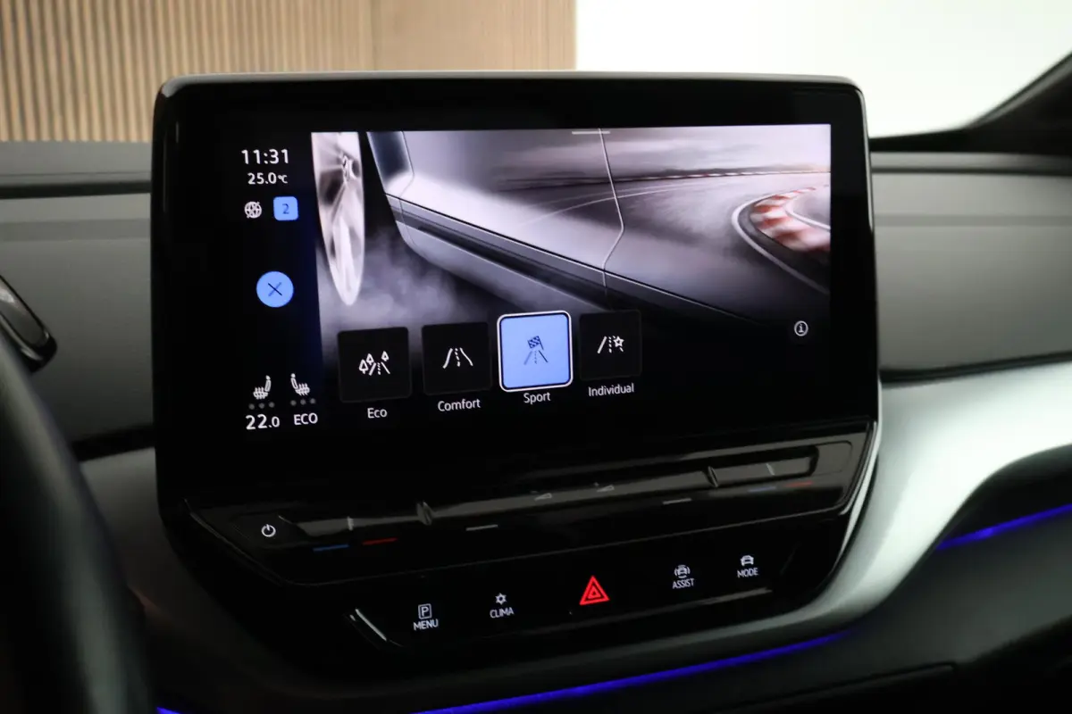 First 204pk 77 kWh SOH 91% Leder Stoelverwarming Camera Navigatie