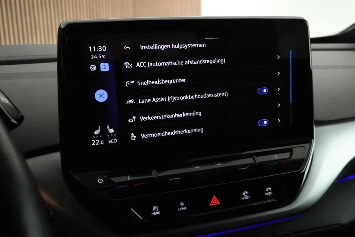 First 204pk 77 kWh SOH 91% Leder Stoelverwarming Camera Navigatie