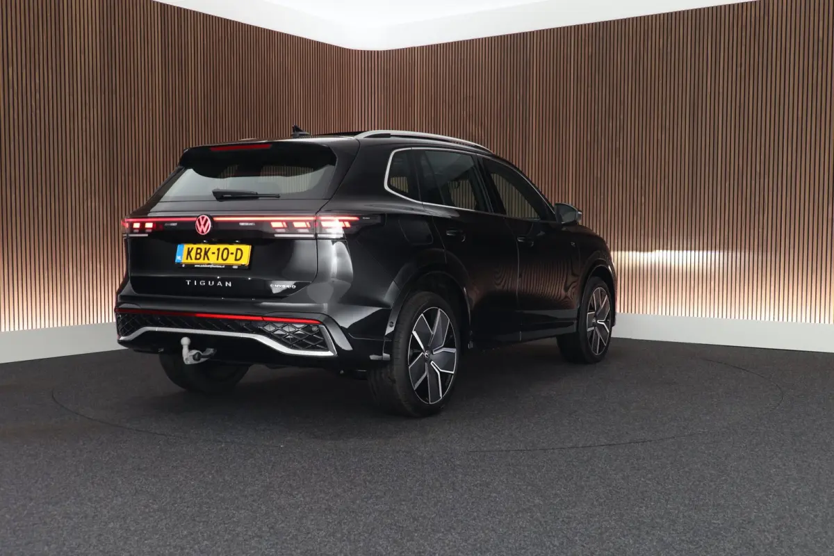 1.5 272pk eHybrid R-Line Edition Trekhaak Camera Panoramadak Keyless Carplay