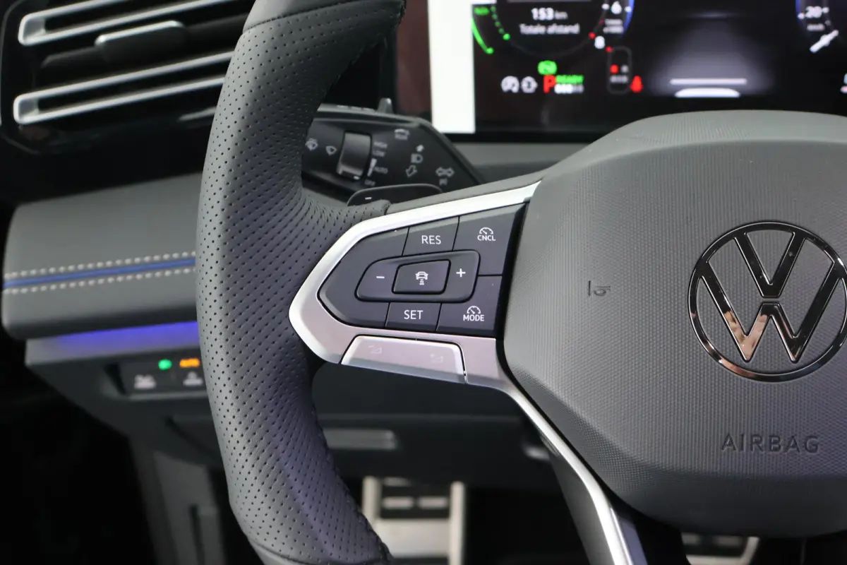 1.5 272pk eHybrid R-Line Edition Trekhaak Camera Panoramadak Keyless Carplay