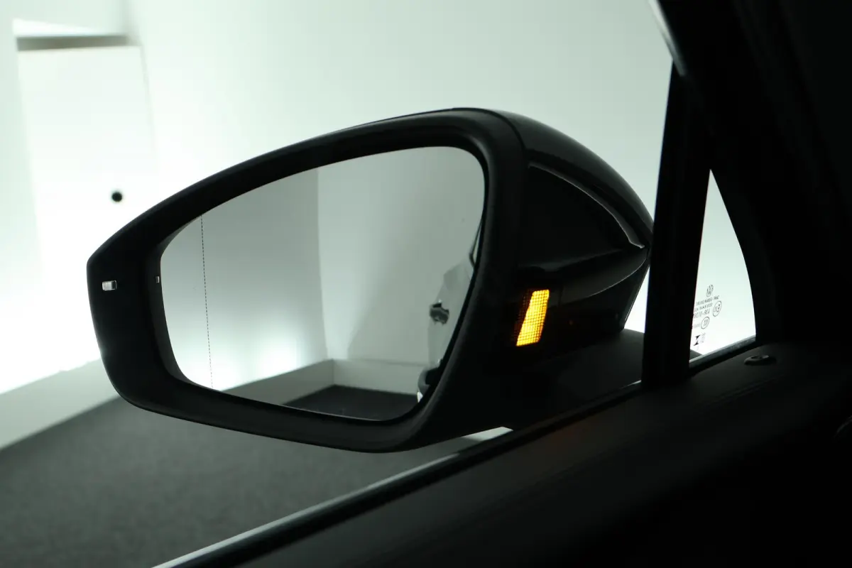1.5 272pk eHybrid R-Line Edition Trekhaak Camera Panoramadak Keyless Carplay