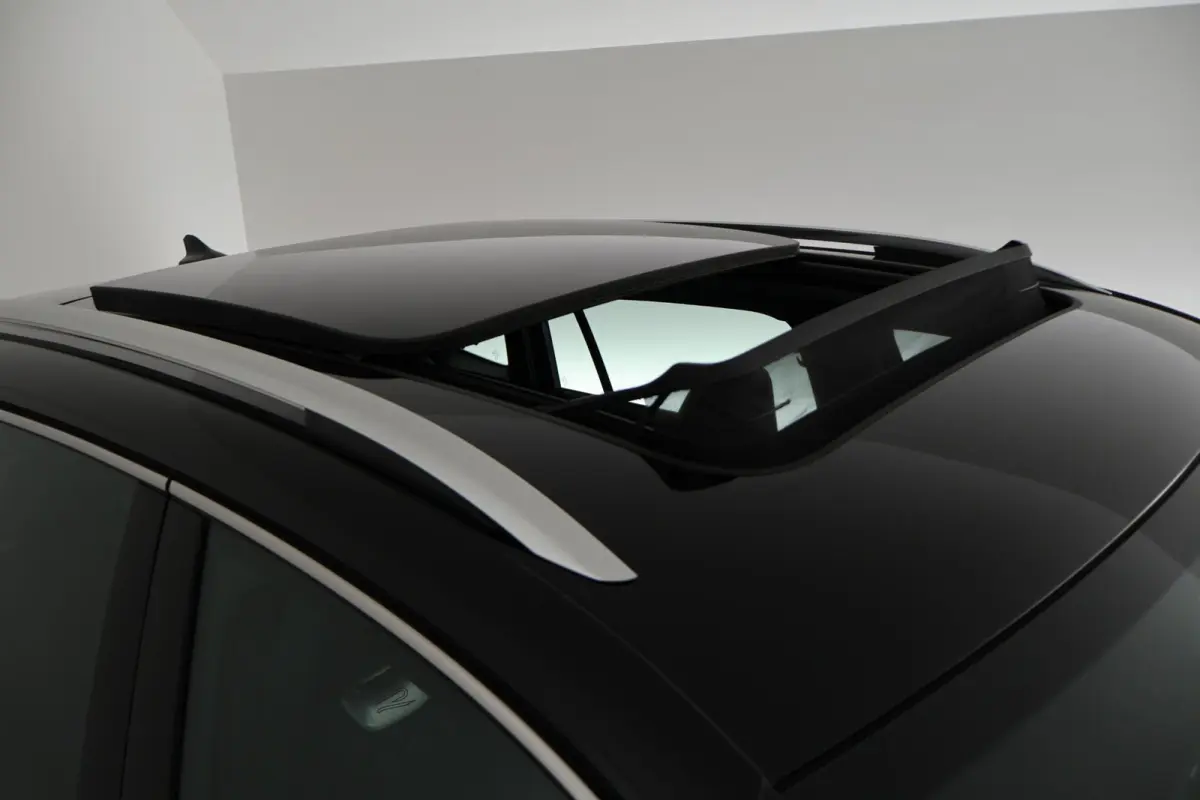 1.5 272pk eHybrid R-Line Edition Trekhaak Camera Panoramadak Keyless Carplay
