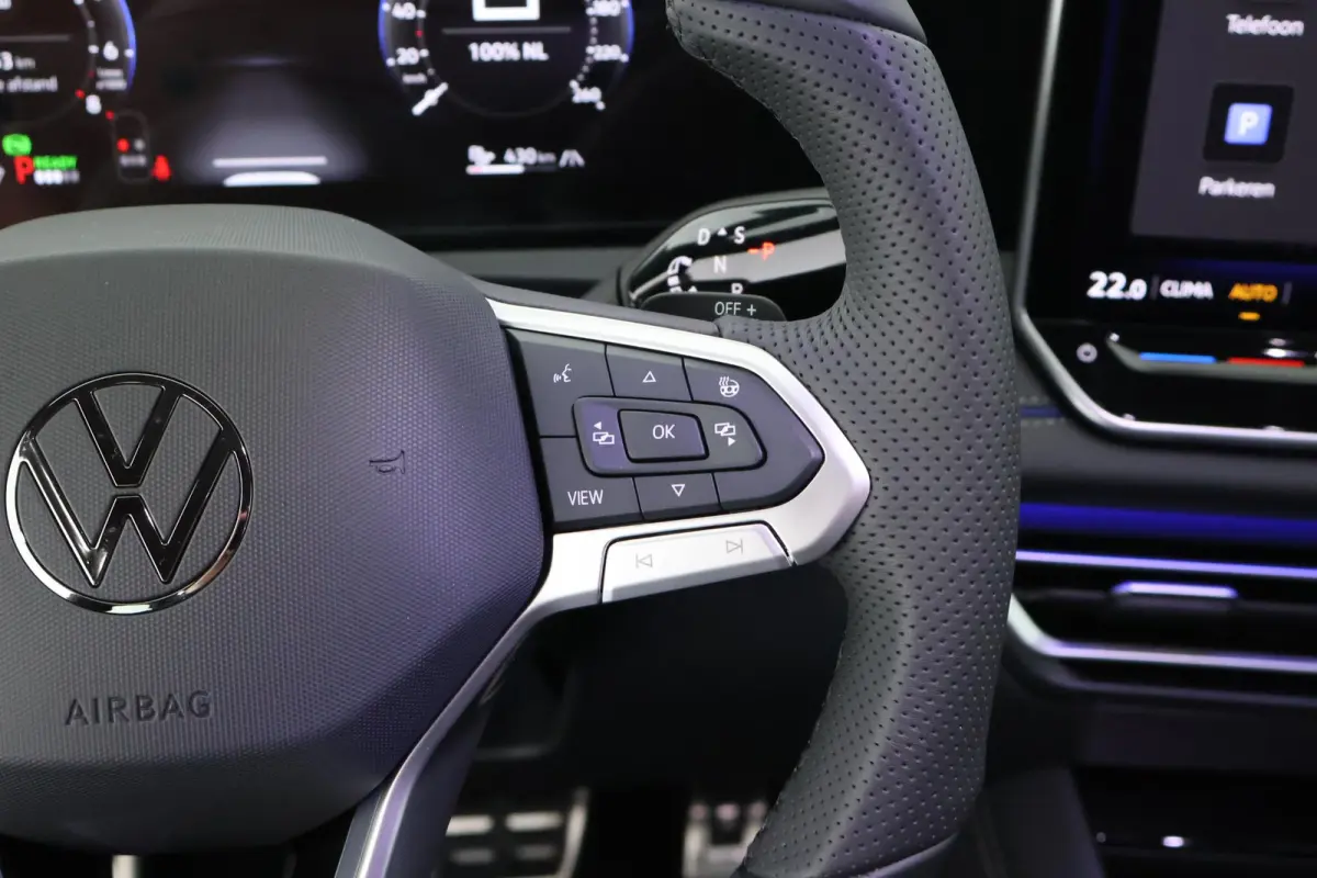 1.5 272pk eHybrid R-Line Edition Trekhaak Camera Panoramadak Keyless Carplay