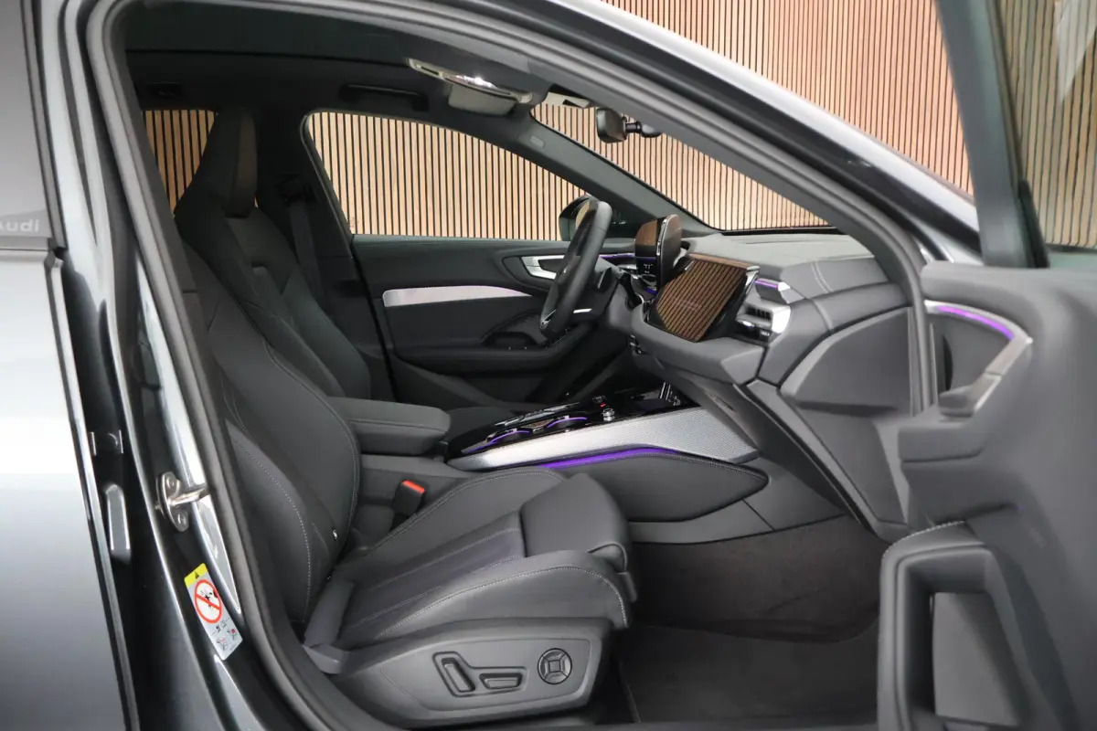 Avant 2.0 367pk quattro S edition Competition Trekhaak 360Camera Panoramadak Leder Virtual Cockpit Keyless Navigatie S-Line