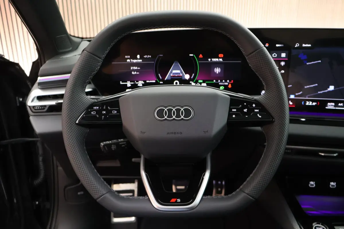 Avant 2.0 367pk quattro S edition Competition Trekhaak 360Camera Panoramadak Leder Virtual Cockpit Keyless Navigatie S-Line